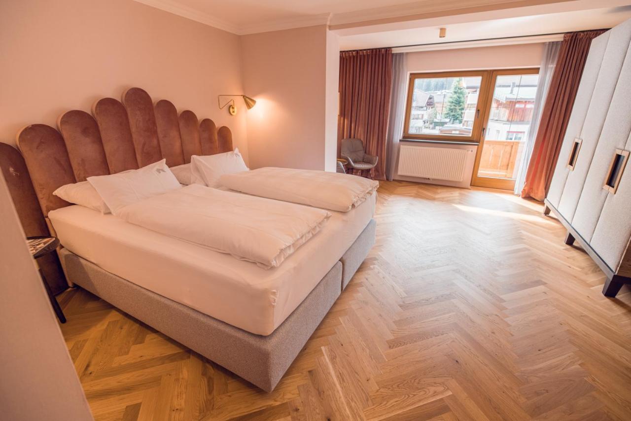 Charming Suite,832088336:JPEG