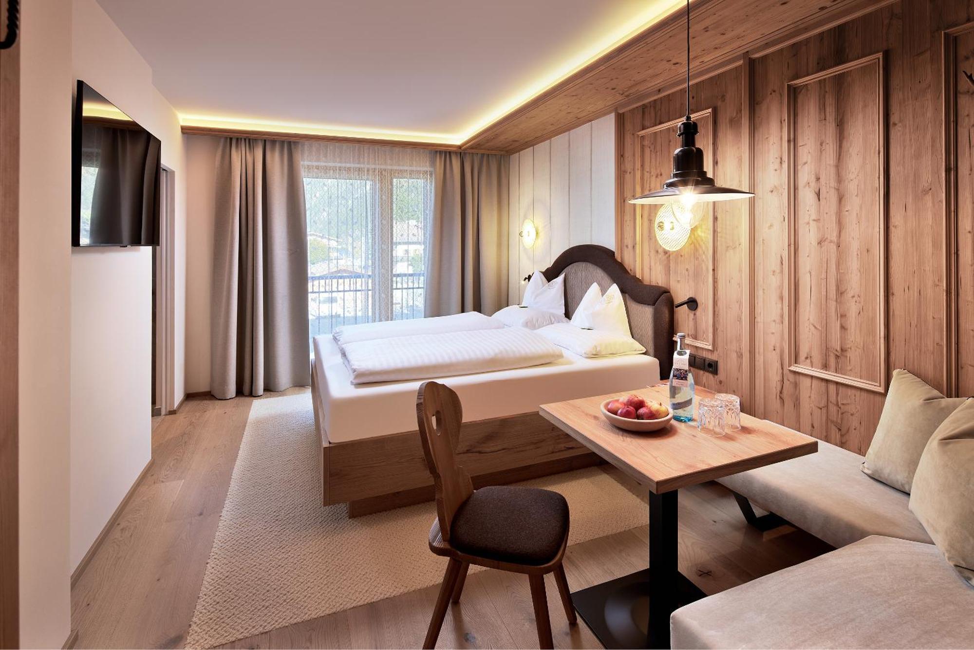 Small Double Room,1603738337:JPEG